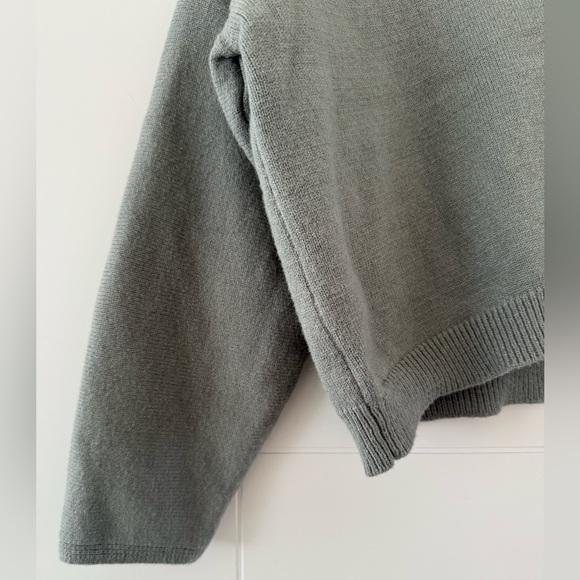 Poof New York Collared Sweater, size medium. - Picture 7 of 8